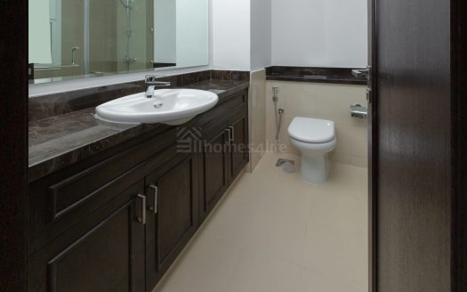 Exclusive| NO MAID| Vacant |Near Park&Pool