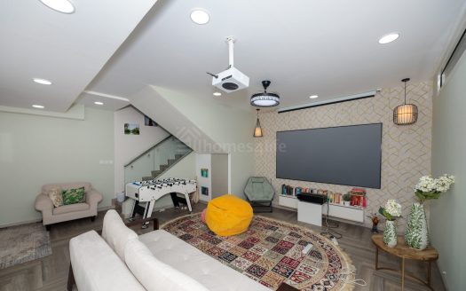 Fully Upgraded| Upgraded Basement| Vacant