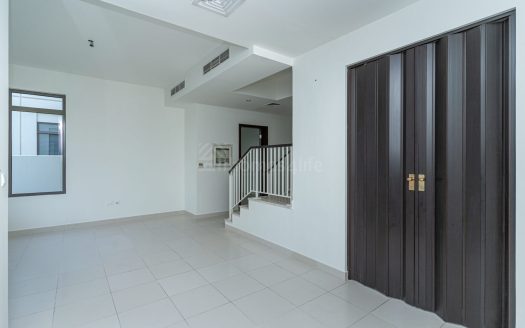 TYPE J | CORNER | NEAR PARK | Big plot
